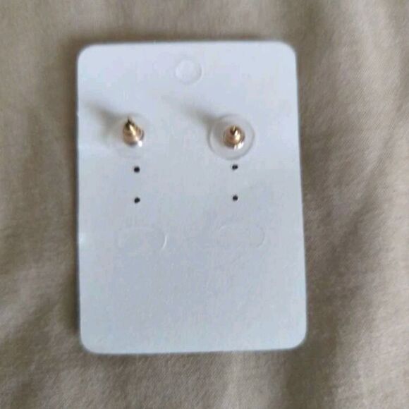 Daisy Stud Earrings  - Picture 4 of 7